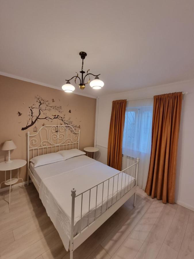 Apartments In The Aviatiei Area On Bukarest Exterior foto